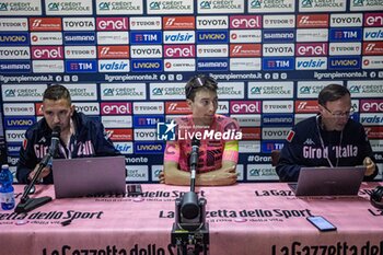 2024-10-10 - Neilson Powless in press conference - GRAN PIEMONTE - STREET - CYCLING