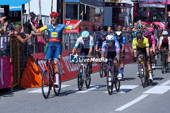 2024-05-07 - 07/05/2024 Giro d'Italia, 4° stage, Acqui Terme-Andora, in the photo: winner Jonathan Milan - STAGE 4 - AQUI TERME-ANDORA - GIRO D'ITALIA - CYCLING