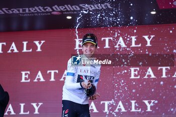 2024-05-07 - 07/05/2024 Giro d'Italia, 4° stage, Acqui Terme-Andora, in the photo: Cian Uijtdebroeks white jersey - STAGE 4 - AQUI TERME-ANDORA - GIRO D'ITALIA - CYCLING