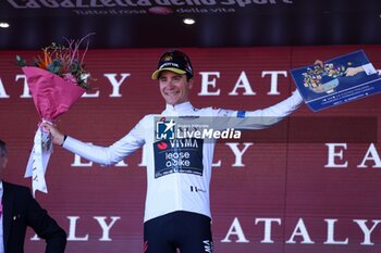2024-05-07 - 07/05/2024 Giro d'Italia, 4° stage, Acqui Terme-Andora, in the photo: Cian Uijtdebroeks white jersey - STAGE 4 - AQUI TERME-ANDORA - GIRO D'ITALIA - CYCLING