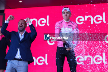 2024-05-07 - 07/05/2024 Giro d'Italia, 4° stage, Acqui Terme-Andora, in the photo: Tadej Pogacar pink jersey - STAGE 4 - AQUI TERME-ANDORA - GIRO D'ITALIA - CYCLING