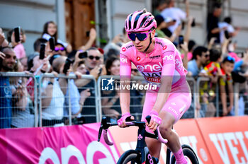 2024-05-08 - SLO Tadej Pogacar wear the Pink Jersey during the stage - STAGE 5 - GENOVA-LUCCA - GIRO D'ITALIA - CYCLING