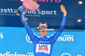 2024-05-12 - Tadej Pgacar with Maglia Azzurra after Tappa 9 - Avezzano-Napoli - Giro d'Italia 2024 - STAGE 9 - AVEZZANO-NAPOLI - GIRO D'ITALIA - CYCLING