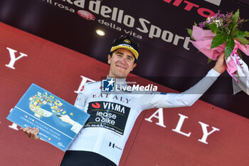 2024-05-12 - Cian Uijtderbroeks with Maglia Bianca after Tappa 9 - Avezzano-Napoli - Giro d'Italia 2024 - STAGE 9 - AVEZZANO-NAPOLI - GIRO D'ITALIA - CYCLING