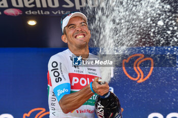 2024-05-12 - Mirco Maestri win the prize of Intergiro during Tappa 9 - Avezzano-Napoli - Giro d'Italia 2024 - STAGE 9 - AVEZZANO-NAPOLI - GIRO D'ITALIA - CYCLING