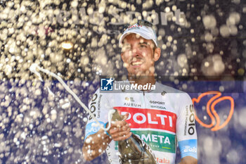 2024-05-12 - Mirco Maestri win the prize of Intergiro during Tappa 9 - Avezzano-Napoli - Giro d'Italia 2024 - STAGE 9 - AVEZZANO-NAPOLI - GIRO D'ITALIA - CYCLING