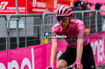 2024-05-14 - POGAČAR Tadej of UAE TEAM EMIRATES - STAGE 10 - POMPEI-CUSANO MUTRI - GIRO D'ITALIA - CYCLING