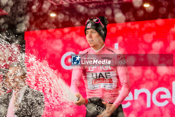 2024-05-14 - POGAČAR Tadej of UAE TEAM EMIRATES - STAGE 10 - POMPEI-CUSANO MUTRI - GIRO D'ITALIA - CYCLING