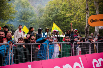 2024-05-14 - Giro d'Italia fans - STAGE 10 - POMPEI-CUSANO MUTRI - GIRO D'ITALIA - CYCLING