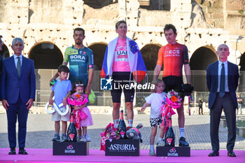 2024-05-26 - Podium with Geraint (Ineos), Martinez (Bora) and Tadej Pogacar (UAE Emirates) Maglia Rosa - Stage 21 Roma-Roma of Giro D'Italia 2024 - STAGE 21 - ROMA-ROMA - GIRO D'ITALIA - CYCLING