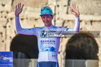 2024-05-26 - Antonio Tiberi of Bahrain Victoruis win the Maglia Bianca after stage 21 Roma-Roma of Giro D'Italia 2024 - STAGE 21 - ROMA-ROMA - GIRO D'ITALIA - CYCLING