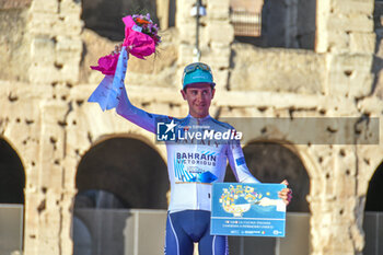 2024-05-26 - Antonio Tiberi of Bahrain Victoruis win the Maglia Bianca after stage 21 Roma-Roma of Giro D'Italia 2024 - STAGE 21 - ROMA-ROMA - GIRO D'ITALIA - CYCLING