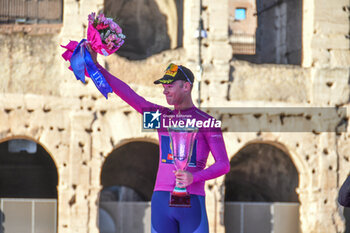 2024-05-26 - Jonathan Milan of Lidl Trek win the Maglia Ciclamino after stage 21 Roma-Roma of Giro D'Italia 2024 - STAGE 21 - ROMA-ROMA - GIRO D'ITALIA - CYCLING