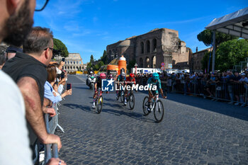 2024-05-26 - Moments of stage 21 of Giro D'Italia 2024 Roma-Roma - STAGE 21 - ROMA-ROMA - GIRO D'ITALIA - CYCLING