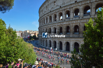 2024-05-26 - Moments of stage 21 of Giro D'Italia 2024 Roma-Roma - STAGE 21 - ROMA-ROMA - GIRO D'ITALIA - CYCLING