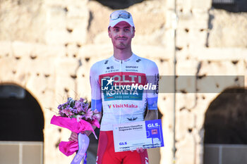 2024-05-26 - Andrea Pietrobon (Polti Kometa) with prize of Traguardo Volante GLS - Stage 21 Roma-Roma of Giro D'Italia 2024 - STAGE 21 - ROMA-ROMA - GIRO D'ITALIA - CYCLING