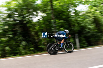 2024-05-18 - Fernando Gaviria Rendon, Movistar Team - STAGE 14 - CASTIGLIONE DELLE STIVIERE-DESENZANO DEL GARDA - GIRO D'ITALIA - CYCLING