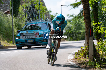 2024-05-18 - Simone Velasco, Astana Qazaqstan Team - STAGE 14 - CASTIGLIONE DELLE STIVIERE-DESENZANO DEL GARDA - GIRO D'ITALIA - CYCLING