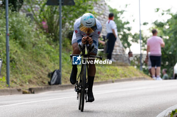 2024-05-18 - Antonio Tiberi, team Bahrain Victorious - STAGE 14 - CASTIGLIONE DELLE STIVIERE-DESENZANO DEL GARDA - GIRO D'ITALIA - CYCLING