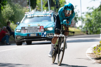 2024-05-18 - Vadim Pronskij, Astana Qazaqstan Team - STAGE 14 - CASTIGLIONE DELLE STIVIERE-DESENZANO DEL GARDA - GIRO D'ITALIA - CYCLING