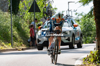 2024-05-18 - Christopher Hamilton, team DSM-Firmenich PostNL - STAGE 14 - CASTIGLIONE DELLE STIVIERE-DESENZANO DEL GARDA - GIRO D'ITALIA - CYCLING