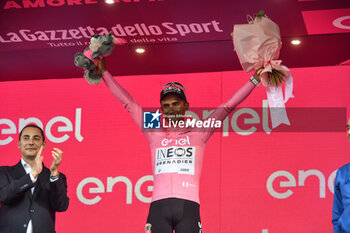 2024-05-04 - Jonathan Narvaez with Maglia Rosa during Venaria Reale-Torino - Stage 1 of Giro D'Italia 2024 - STAGE 1 - VENARIA REALE-TORINO - GIRO D'ITALIA - CYCLING