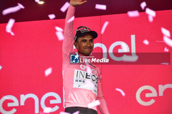 2024-05-04 - Jonathan Narvaez with Maglia Rosa during Venaria Reale-Torino - Stage 1 of Giro D'Italia 2024 - STAGE 1 - VENARIA REALE-TORINO - GIRO D'ITALIA - CYCLING