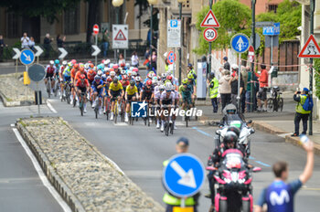 2024-05-04 - the group reaches to Villa Della Regina of during Venaria Reale-Torino - Stage 1 of Giro D'Italia 2024 - STAGE 1 - VENARIA REALE-TORINO - GIRO D'ITALIA - CYCLING