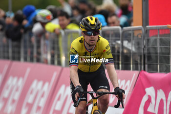 2024-05-05 - the group reaches to finih line of San Francesco Al Campo (TO)-Santuario di Oropa (BI) - Stage 2 of Giro D'Italia 2024 - STAGE 2 - S.FRANCESCO AL CAMPO-SANTUARIO DI OROPA - GIRO D'ITALIA - CYCLING