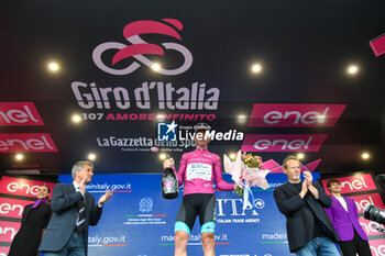 05/05/2024 - Filippo Fiorelli wears the Maglia Bianca after San Francesco Al Campo (TO)-Santuario di Oropa (BI) - Stage 2 of Giro D'Italia 2024 - STAGE 2 - S.FRANCESCO AL CAMPO-SANTUARIO DI OROPA - GIRO D'ITALIA - CICLISMO