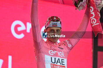 2024-05-06 - Tadej Pogacar with Maglia Rosa after Stage 3 - Novara-Fossano - Giro d'Italia 2024 - STAGE 3 - NOVARA-FOSSANO - GIRO D'ITALIA - CYCLING