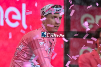 2024-05-06 - Tadej Pogacar with Maglia Rosa after Stage 3 - Novara-Fossano - Giro d'Italia 2024 - STAGE 3 - NOVARA-FOSSANO - GIRO D'ITALIA - CYCLING