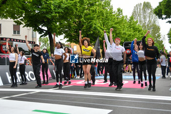 2024-05-06 - entertainment with the Carovana before the arrival of Stage 3 - Novara-Fossano - Giro d'Italia 2024 - STAGE 3 - NOVARA-FOSSANO - GIRO D'ITALIA - CYCLING