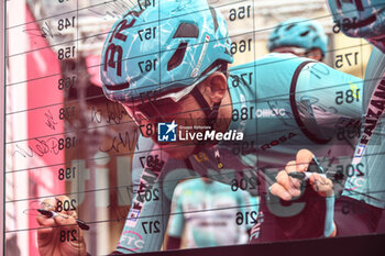 2024-05-07 - VF Group on the signature podium Tappa 4 - Acqui Terme-Andora - Giro d'Italia 2024 - STAGE 4 - AQUI TERME-ANDORA - GIRO D'ITALIA - CYCLING