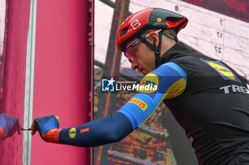 07/05/2024 - Lidl Trek on the signature podium Tappa 4 - Acqui Terme-Andora - Giro d'Italia 2024 - STAGE 4 - AQUI TERME-ANDORA - GIRO D'ITALIA - CICLISMO