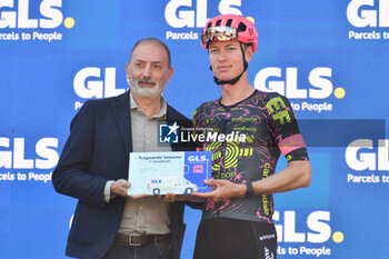 08/05/2024 - Signature podium of Tappa 5 - Genova-Lucce - Giro d'Italia 2024 - STAGE 5 - GENOVA-LUCCA - GIRO D'ITALIA - CICLISMO