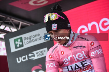 2024-05-19 - Tadej Pogacar of UAE Emirates with Maglia Rosa of Stage 15 - Manerba del Garda-Livigno (Mottolino) - Giro d'Italia 2024 - STAGE 15 - MANERBA DEL GARDA-LIVIGNO - GIRO D'ITALIA - CYCLING