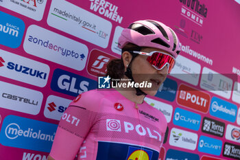 2024-07-08 - Elisa Longo Borghini - GIRO D'ITALIA WOMEN - STAGE 2 SIRMIONE/ VOLTA MANTOVANA - STREET - CYCLING