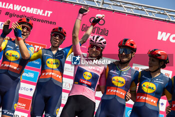 2024-07-08 - Elisa Longo Borghini - GIRO D'ITALIA WOMEN - STAGE 2 SIRMIONE/ VOLTA MANTOVANA - STREET - CYCLING