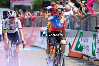 2024-07-08 - Chiara Consonni wins stage 2 of Giro Women - GIRO D'ITALIA WOMEN - STAGE 2 SIRMIONE/ VOLTA MANTOVANA - STREET - CYCLING