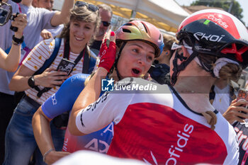 2024-07-08 - Chiara Consonni after the Victory - GIRO D'ITALIA WOMEN - STAGE 2 SIRMIONE/ VOLTA MANTOVANA - STREET - CYCLING