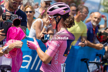 2024-07-08 - Elisa Longo Borghini - GIRO D'ITALIA WOMEN - STAGE 2 SIRMIONE/ VOLTA MANTOVANA - STREET - CYCLING