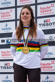 2024-02-10 - Morgane SUCH of France, 1st place in the Women Elite Super-G during the 2024 UCI Snow Bike World Championships on February 10, 2024 in Chatel, France - CYCLING - UCI SNOW BIKE WORLD CHAMPIONSHIPS - CHATEL, FRANCE - MTB - MOUNTAIN BIKE - CYCLING