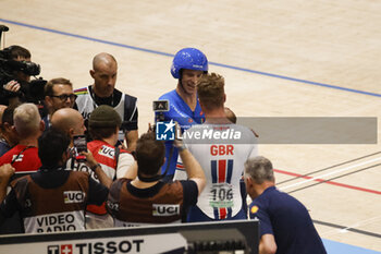 2024-10-18 - Tissot Track Cycling World Championship - Ballerup, Copenaghen, Den- 16-10-2024 - - Men's Individual Pursuit - Milan Jonathan, Italy - Josh Charlton, Great Britain - TISSOT 2024 TRACK WORLD CHAMPIONSHIPS - TRACK - CYCLING