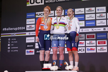 2024-10-18 - Tissot Track Cycling World Championship - Ballerup, Copenaghen, Den- 16-10-2024 - Women's Sprint - Finucane Emma, Great Britain - Van De Wouw Hetty, Netherlands - Sato Mina, Japan - TISSOT 2024 TRACK WORLD CHAMPIONSHIPS - TRACK - CYCLING