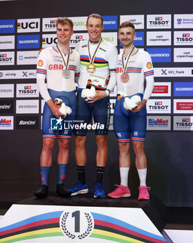 2024-10-18 - Tissot Track Cycling World Championship - Ballerup, Copenaghen, Den- 16-10-2024 - Men's Individual Pursuit - Milan Jonathan, Italy - Josh Charlton, Great Britain - Bigham Daniel, Great Britain - TISSOT 2024 TRACK WORLD CHAMPIONSHIPS - TRACK - CYCLING