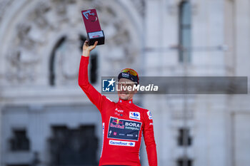 2024-09-08 - Primoz Roglic of Slovenia and Team Red Bull Bora - Hansgrohe celebrates his victory during the individual time trial at the 79th Tour of Spain 2024 - Stage 21 on September 8, 2024 in Madrid, Spain. - LA VUELTA 2024: ETAPA 21 - SPANISH LA VUELTA - CYCLING