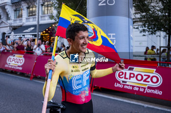 2024-09-08 - Richard Carapaz of Ecuador and Team EF Education - EasyPost celebrates with the flag of Ecuador at the end of of the 79th Tour of Spain 2024 - Stage 21 on September 8, 2024 in Madrid, Spain. - LA VUELTA 2024: ETAPA 21 - SPANISH LA VUELTA - CYCLING