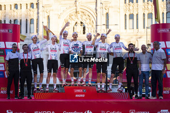 2024-09-08 - The UAE Team Emirates team celebrates the award for best team of the Vuelta at the end of the 79th Tour of Spain 2024 - Stage 21 on September 8, 2024 in Madrid, Spain. - LA VUELTA 2024: ETAPA 21 - SPANISH LA VUELTA - CYCLING