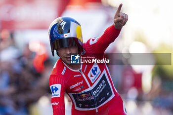 2024-09-08 - Primoz Roglic of Slovenia and Team Red Bull Bora - Hansgrohe celebrates his victory during the individual time trial at the 79th Tour of Spain 2024 - Stage 21 on September 8, 2024 in Madrid, Spain. - LA VUELTA 2024: ETAPA 21 - SPANISH LA VUELTA - CYCLING